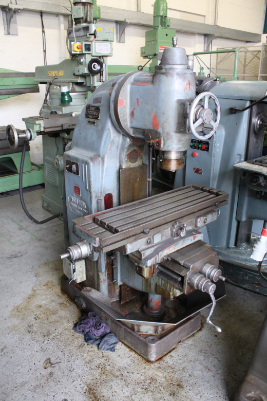 Victoria V1 Vertical Milling Machine