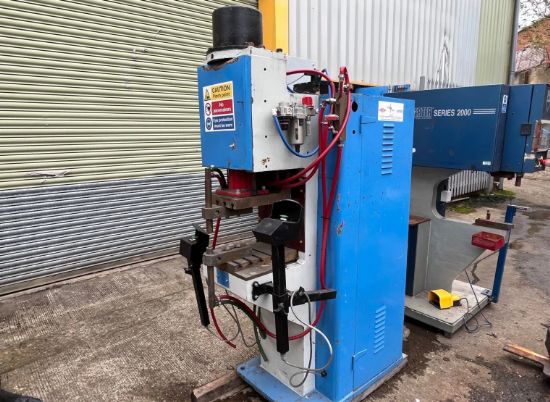 Approx. Onsite Dimension. (l x w x h) 1,200 x 900 x 2,000 mm 
weight approx. 1,500 kg 

Item desc