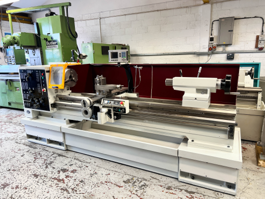 Harrison V550 Gap Bed Centre Lathe
Max’ Distance Between Centres 2000mm
Max Swing over Bed 550mm
