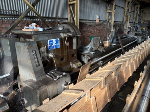 Broadbent Heavy Duty Lathe 1041mm x 10,000mm

Year approx. 1973.
Swing over bed 1041mm (41”)
Swi