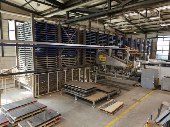 Amount of places: 343 cassettes
Plate capacity LxW: 4.000x2.000mm
Maximum cap. / weight load pro c