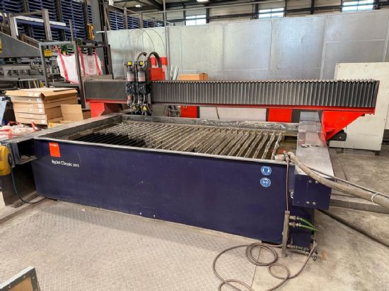X/Y/Z-axis travel: 3.048/1.524/250mm
X/Y-axis rapid traverse: 84 m/min
Maximum operating pressure: