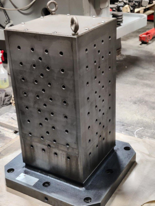 Used Tombstone for CNC Horizontal Machining Centres. Suitable for pallets of 500mm. Cast iron constr