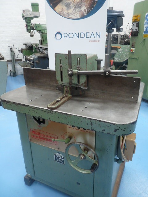 Wadkin

Model	
BER3 spindle moulder

Capacity:	
Spindle Diameter 30mm (1 ¼” )
Rise / Fall of 