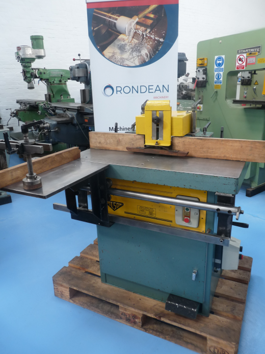 Wilson

Model:	
FV Spindle Moulder with sliding table

Capacity:	
30mm spindle

Table Size:	