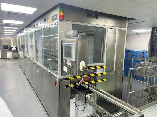 13 tanks – 1x detergent, 7x rinse, 1x acid, 2x drying controlled by HMI & 2x currently unused, 
ext