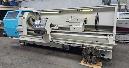 Fanuc 210i-TA control, 
800mm swing x 3,000mm b.c., 
3- & 4-jaw chucks, 
3-point steady, 
Parat 