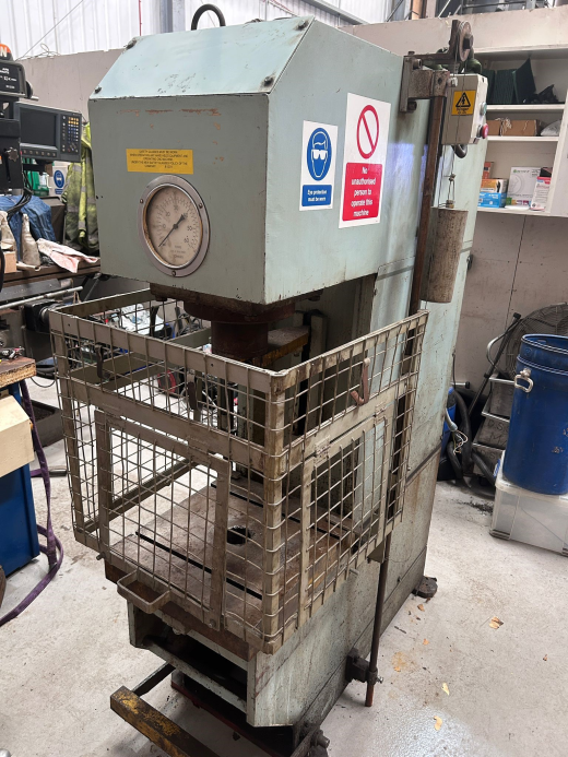 Tonnage 50tons, table 460 x 500mm, daylight 440mm, stroke 305mm guards