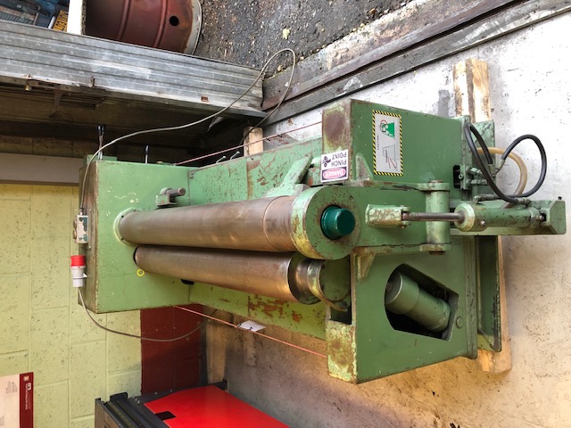 Length 1270mm, top roll dia 150mm, motor 3kw, hydraulic drop end, power rise & fall to lower rolls, 