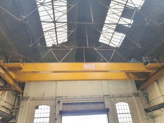 25,000kg SWL, 
19,000mm (approx.) span, 
pendant control