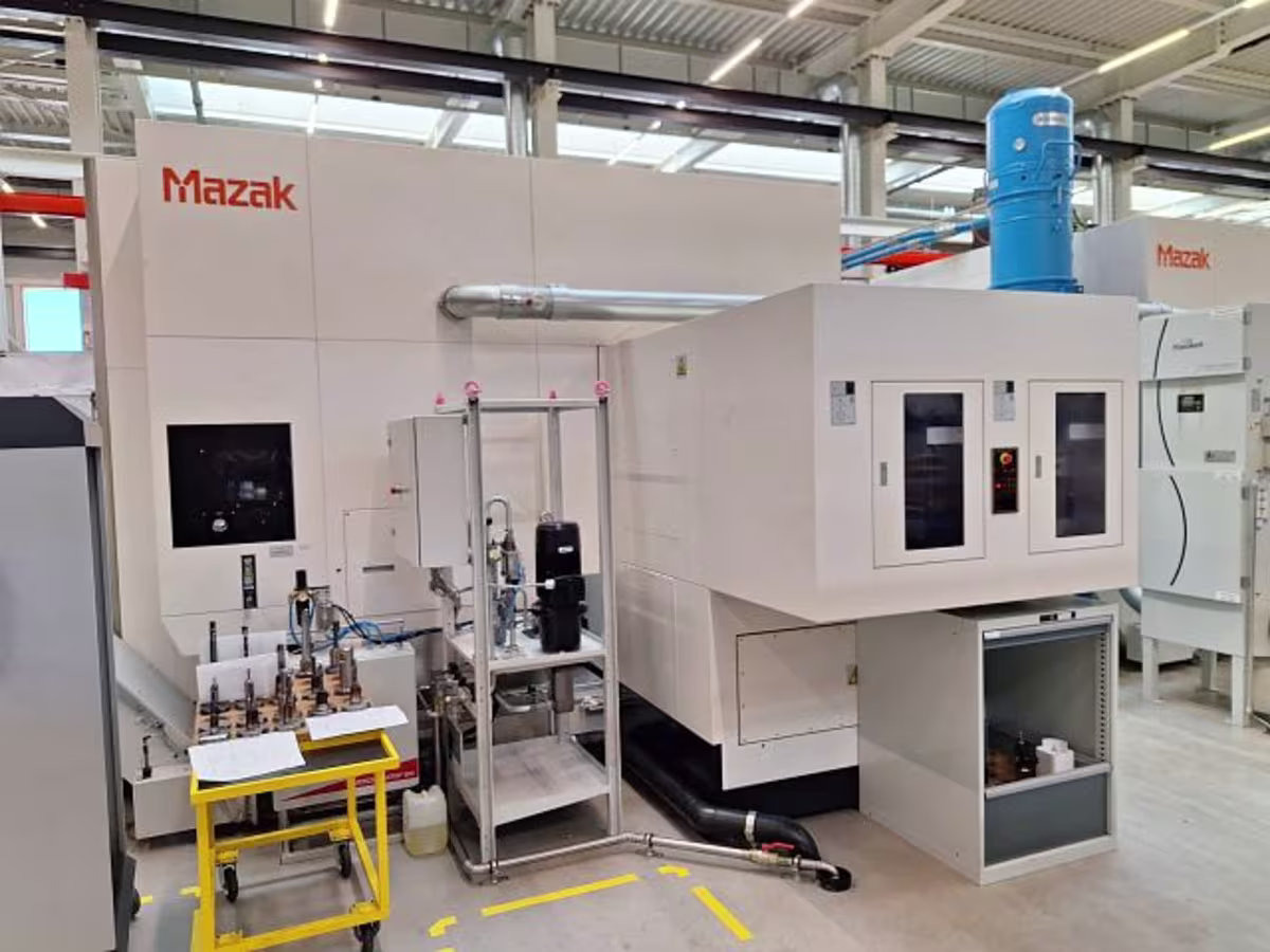Internal Reference Number: 51124 Machine Description: Vertical Machining Center (APC, used) Manufact