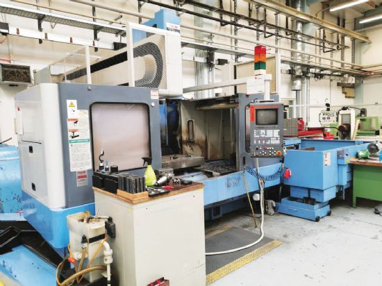 Pallet size 1,740 x 650mm, 
SK 50, 
X/Y/Z = 1,500/650/650mm, 
Mazatrol M Plus control, 
60-posit