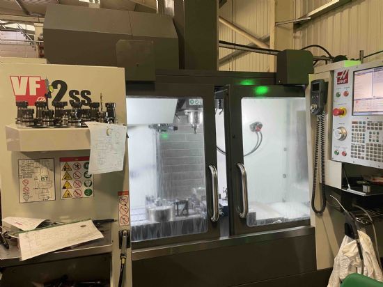 Traverses X Y Z: 762 x 406 x 508mm, Table 915 x 355mm, Spindle speed 0 - 12000rpm, Spindle taper BT4