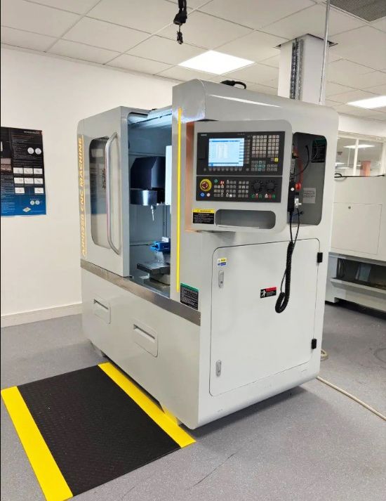 Table Size 600mm x 163mm, 
X Axis Travel 350mm, 
Y Axis Travel 160mm, 
Z Axis Travel 400mm, 
Rap