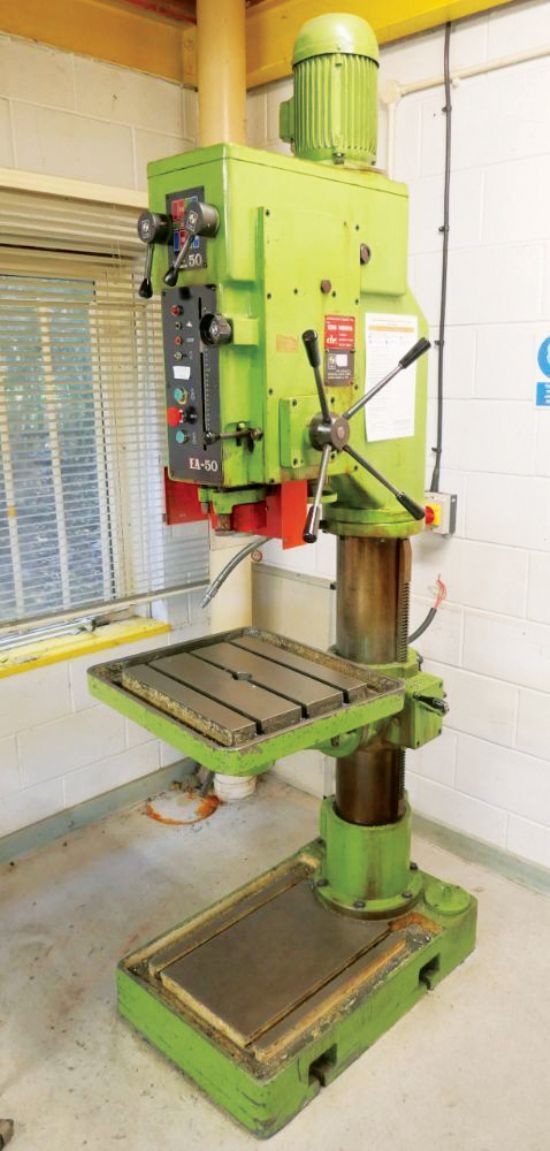 80-1,150rpm, 
power feed, 
coolant, 
rise & fall table, 
50mm drilling capacity, 
power downfee