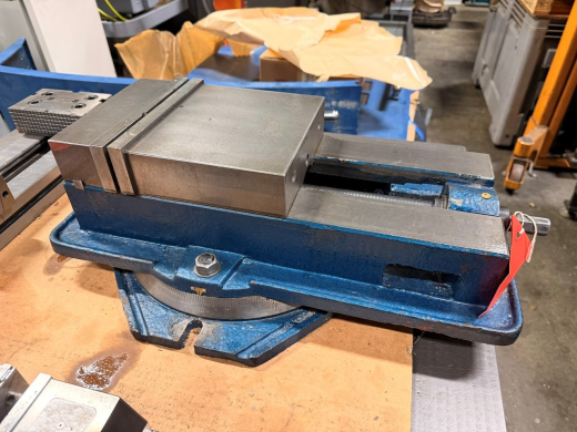 Used Machine Vice, 200mm jaw width with swivel base