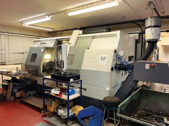 14” power chuck, 
90mm bore, 
550mm turning dia, 
1,350mm turning length, 
fixed steady, 
power