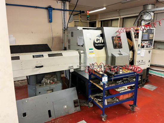 tailstock, 
bar feed, 
parts catcher, 
swarf conveyor, 
coolant, 
mist extractor. 
YOM 2006