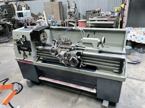 C/w 3- & 4-jaw chucks, 
Newall 2-axis DRO, 
fixed steady, 
quick-change toolpost & 
4-off holder