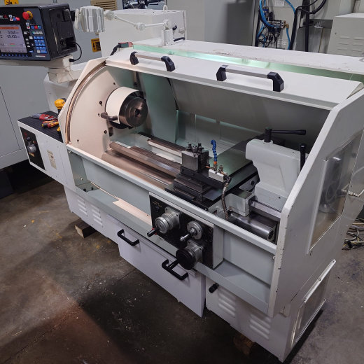 Used XYZ Proturn VL355, 2003, Ser No SL027, swing over bed 360mm, distance between centres 1000mm, s