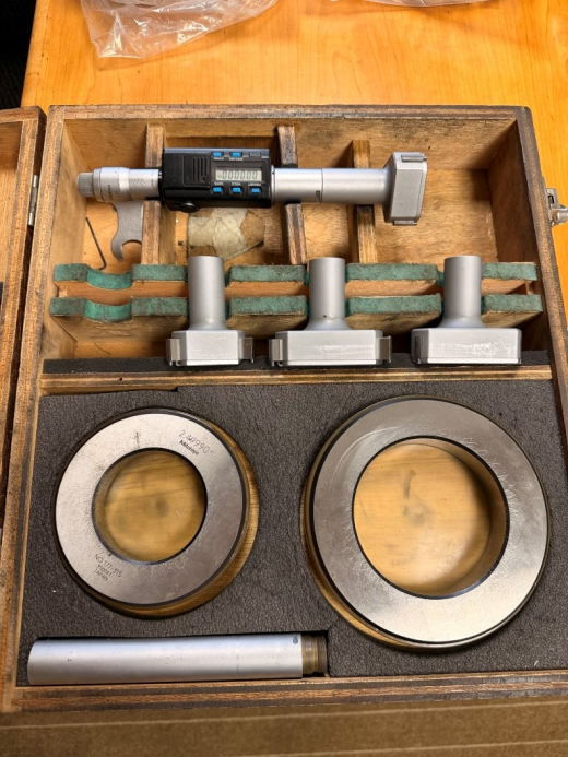 Used Mitutoyo 3-point Internal Micrometer set, Capacity 2` to 4`, Resolution 0.001mm (0.00005`), Siz
