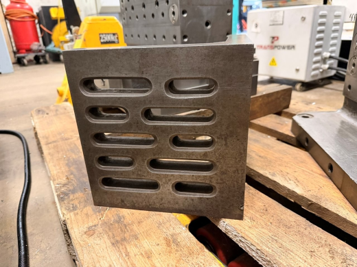 Used Angle plate, cast iron, 235mm x 235mm and 228mm x 235mm