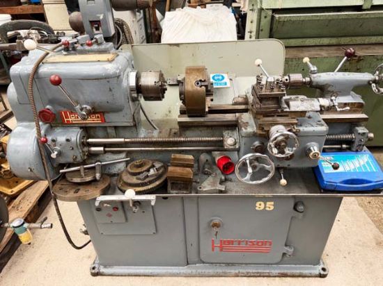 Swing 6in, 
24in b.c., 
speeds 31-720rpm, 
large amount of tooling