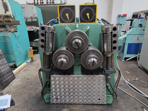 Shaft dia 85mm, capacity box section 65 x 65 x 6mm / angle 80 x 80 x10mm / flat bar 180 x20mm ( on f