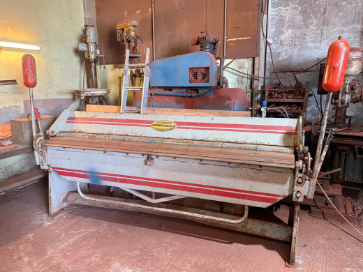 Length 2540mm, capacity 2mm, max return bend 120°, max beam lift 50mm, weight 1540kg, segmented fold